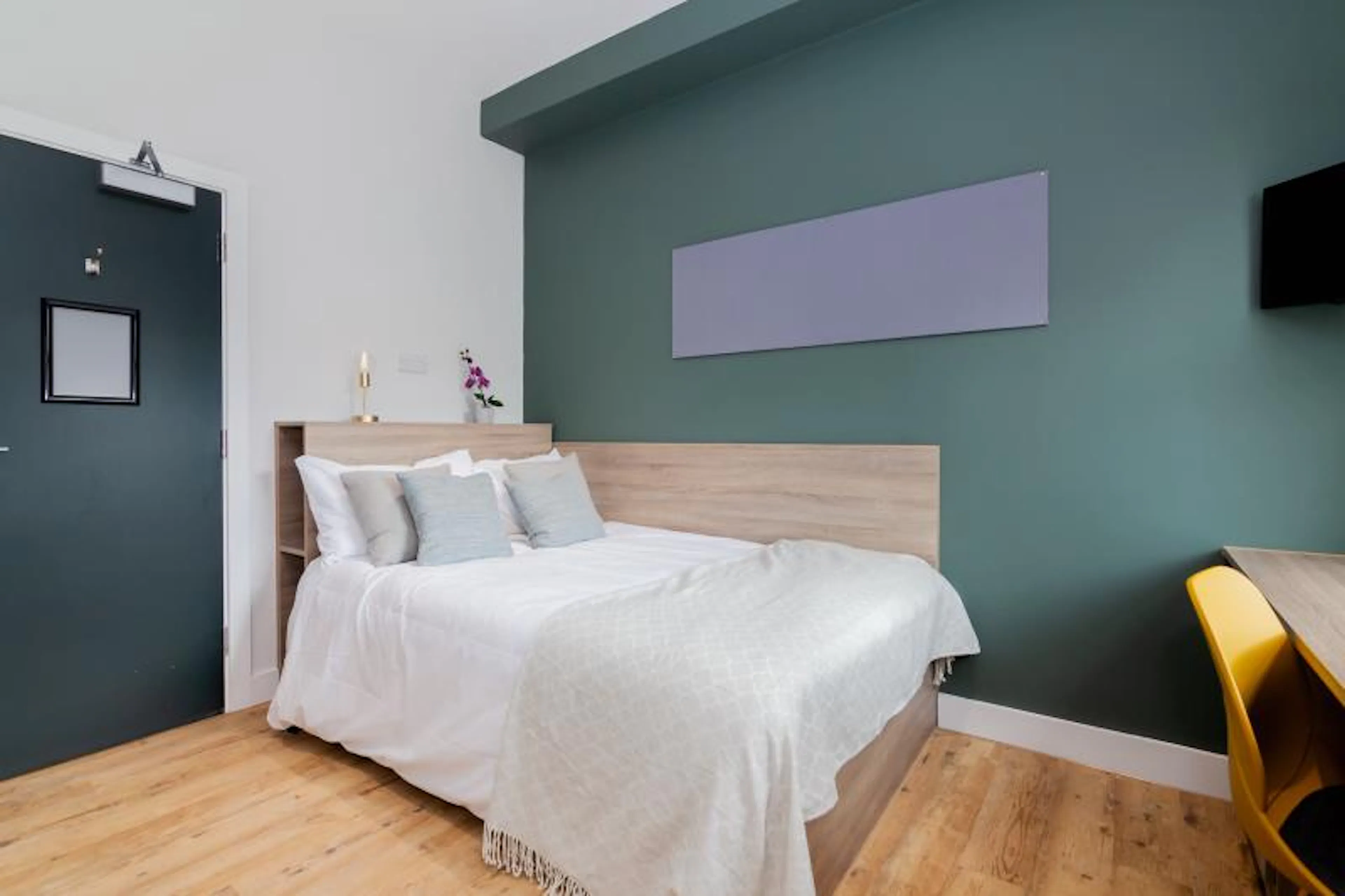 ROOM ROOM 1