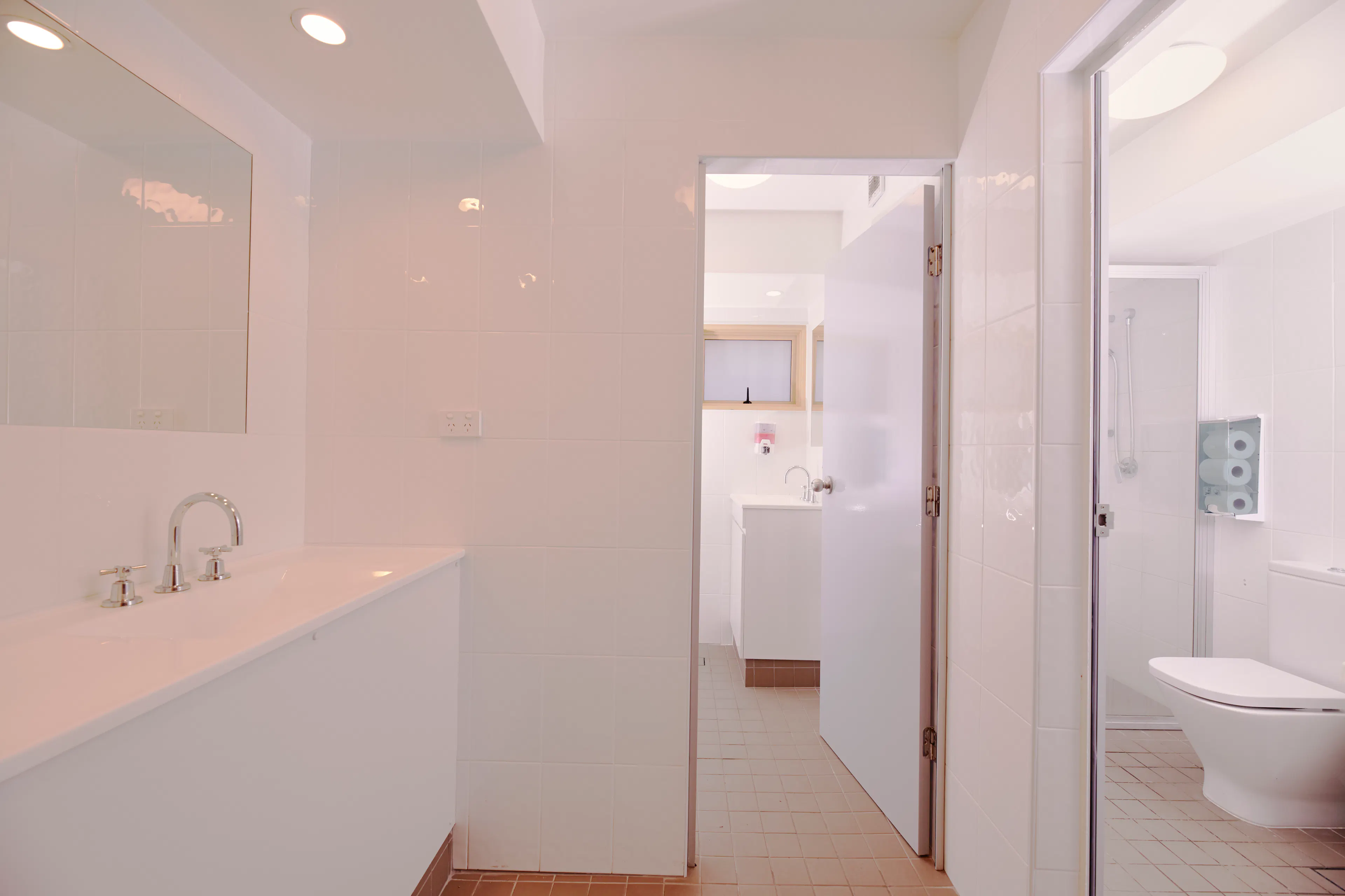 Single rooms - A,B,C & D Block BATHROOM 3