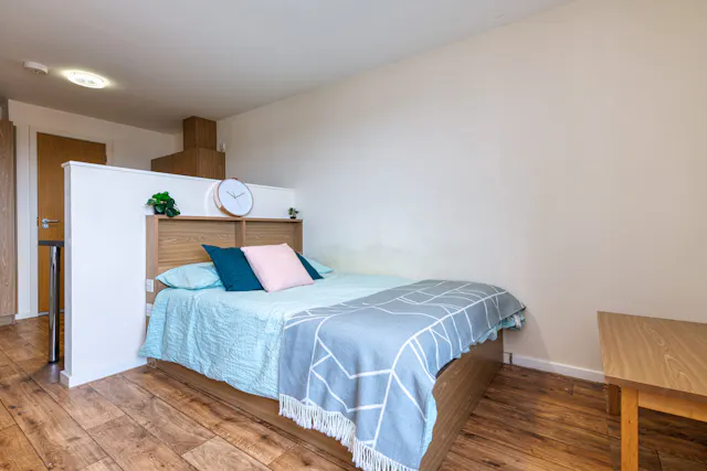Studio room image 1
