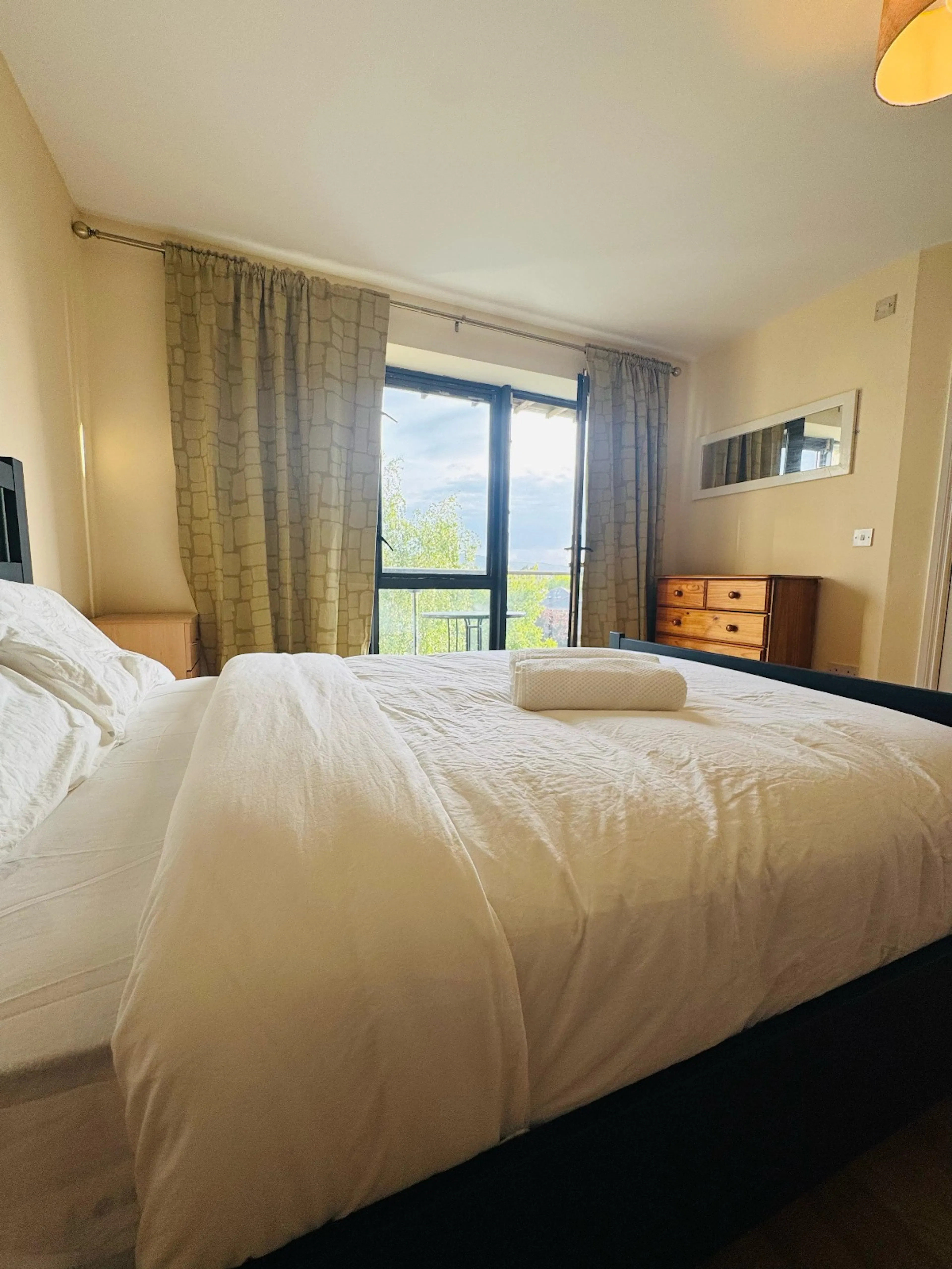 ROOM ROOM 2