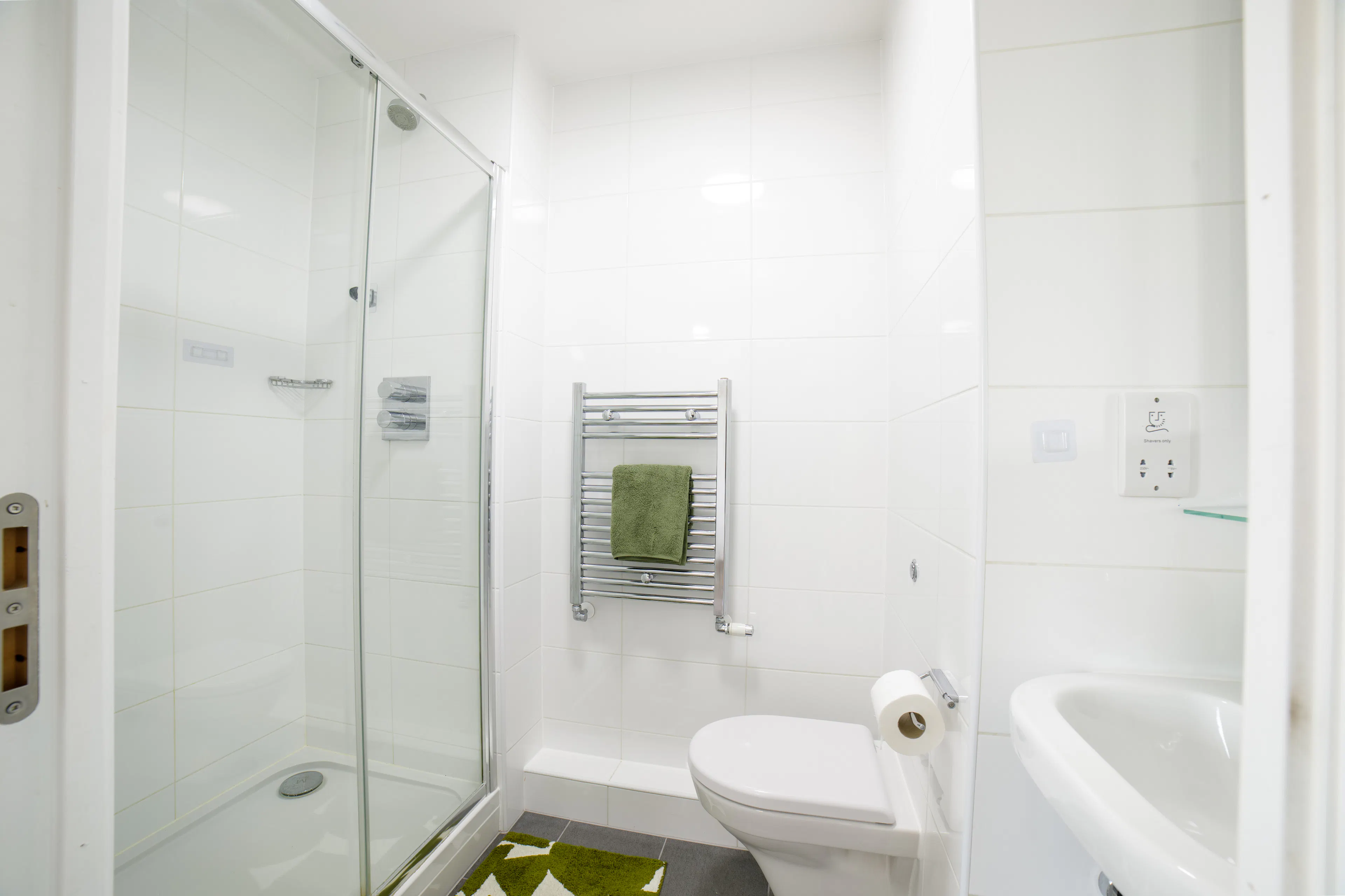 Penthouse BATHROOM 4