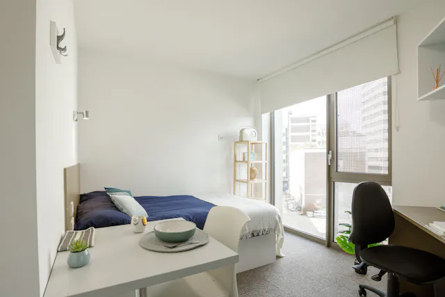 Gold Studio Accessible room image 2