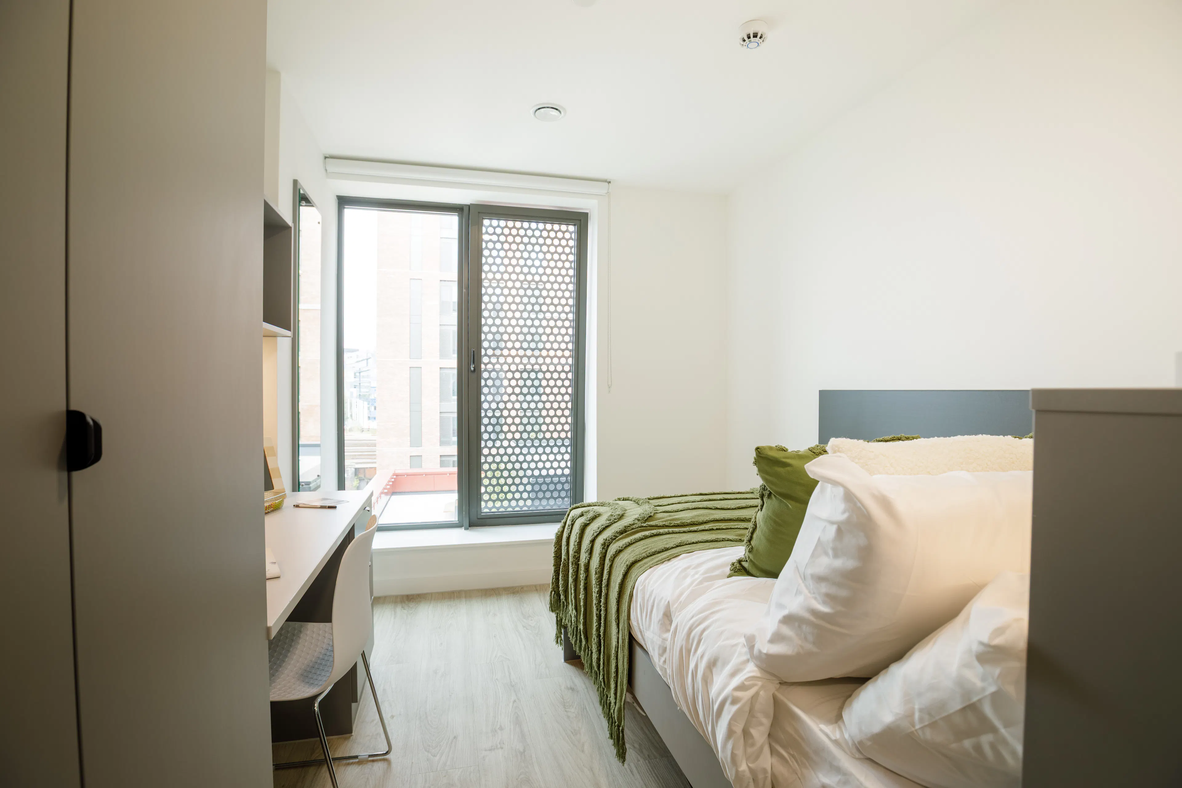 Classic 8 Bed Ensuite ROOM 1