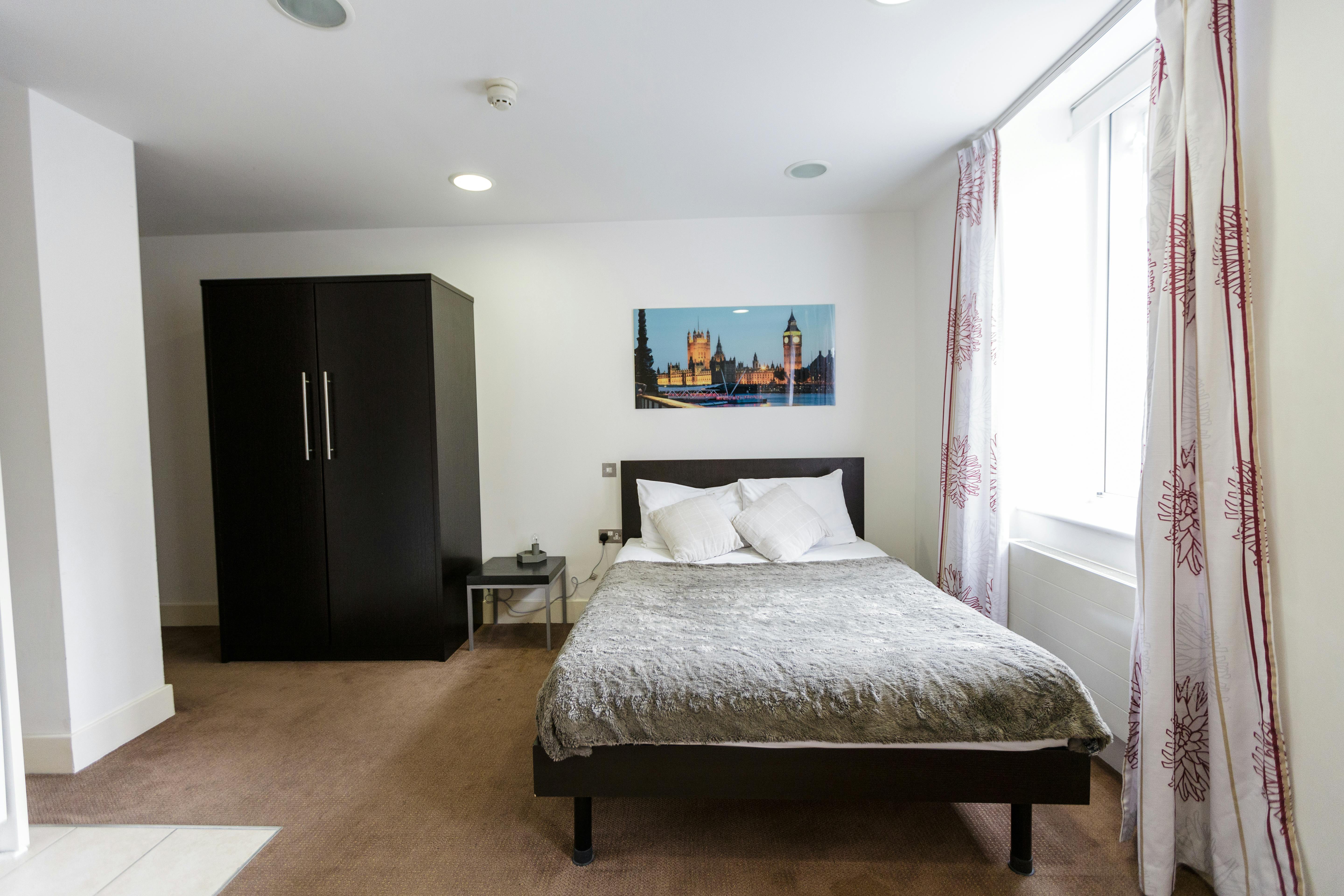 axo-oxford-circus-london-Gold Studio