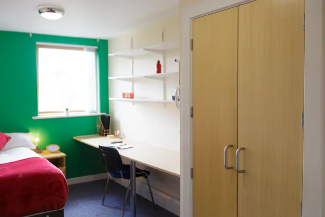 Silver En-Suite room image 2