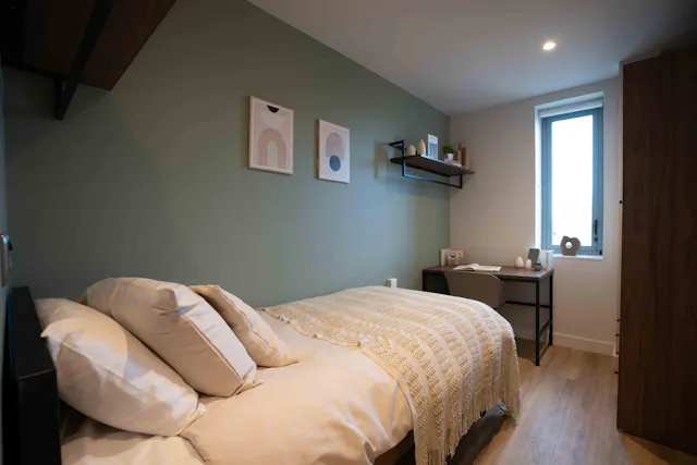 Accessible Ensuite room image 1