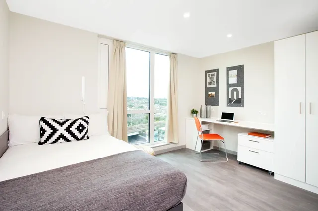 Wheelchair Accessible Ensuite Double room image 1
