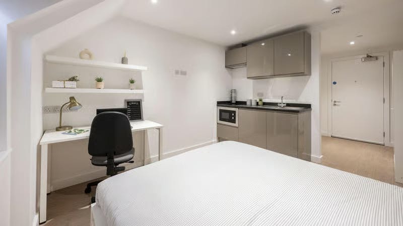 sizer-court-preston-Accessible Studio