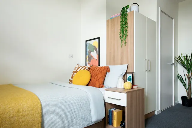 Partly Accessible Ensuite Double room image 1