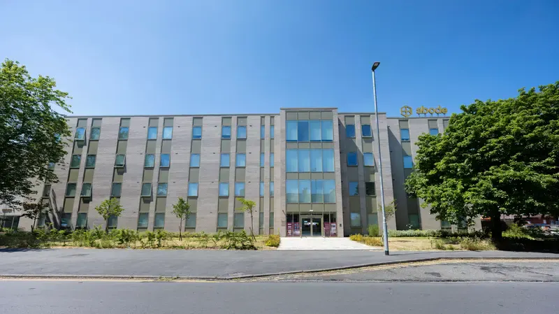 BUILDING