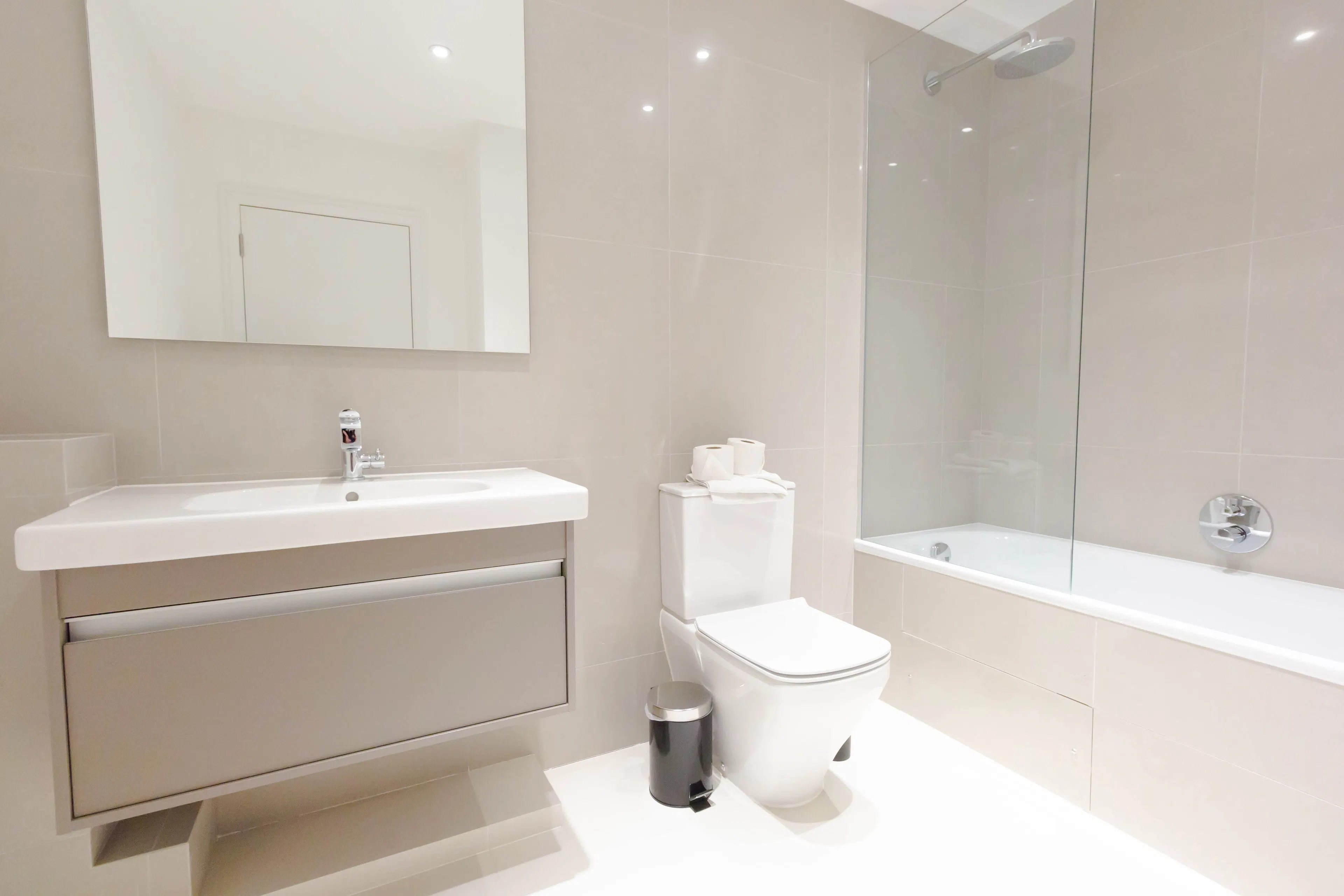 Two Bedroom Apartment BATHROOM 3