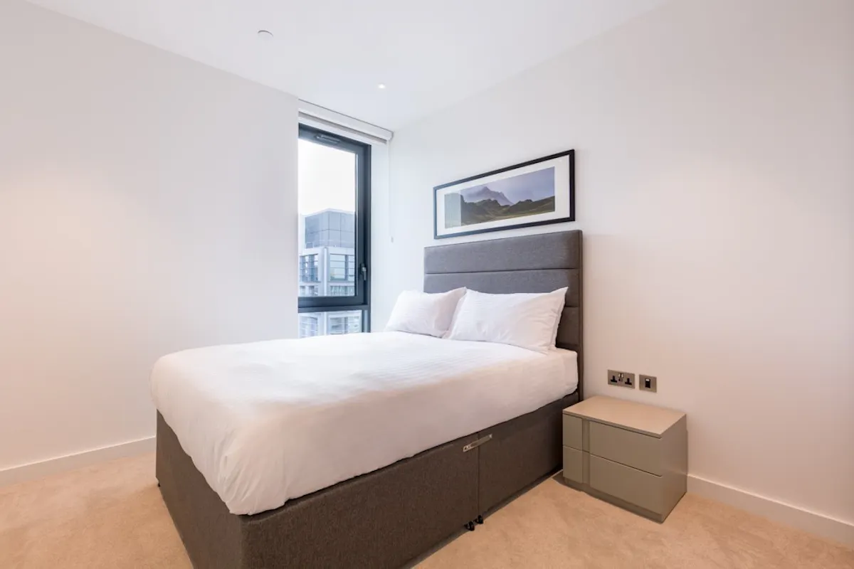 ROOM ROOM