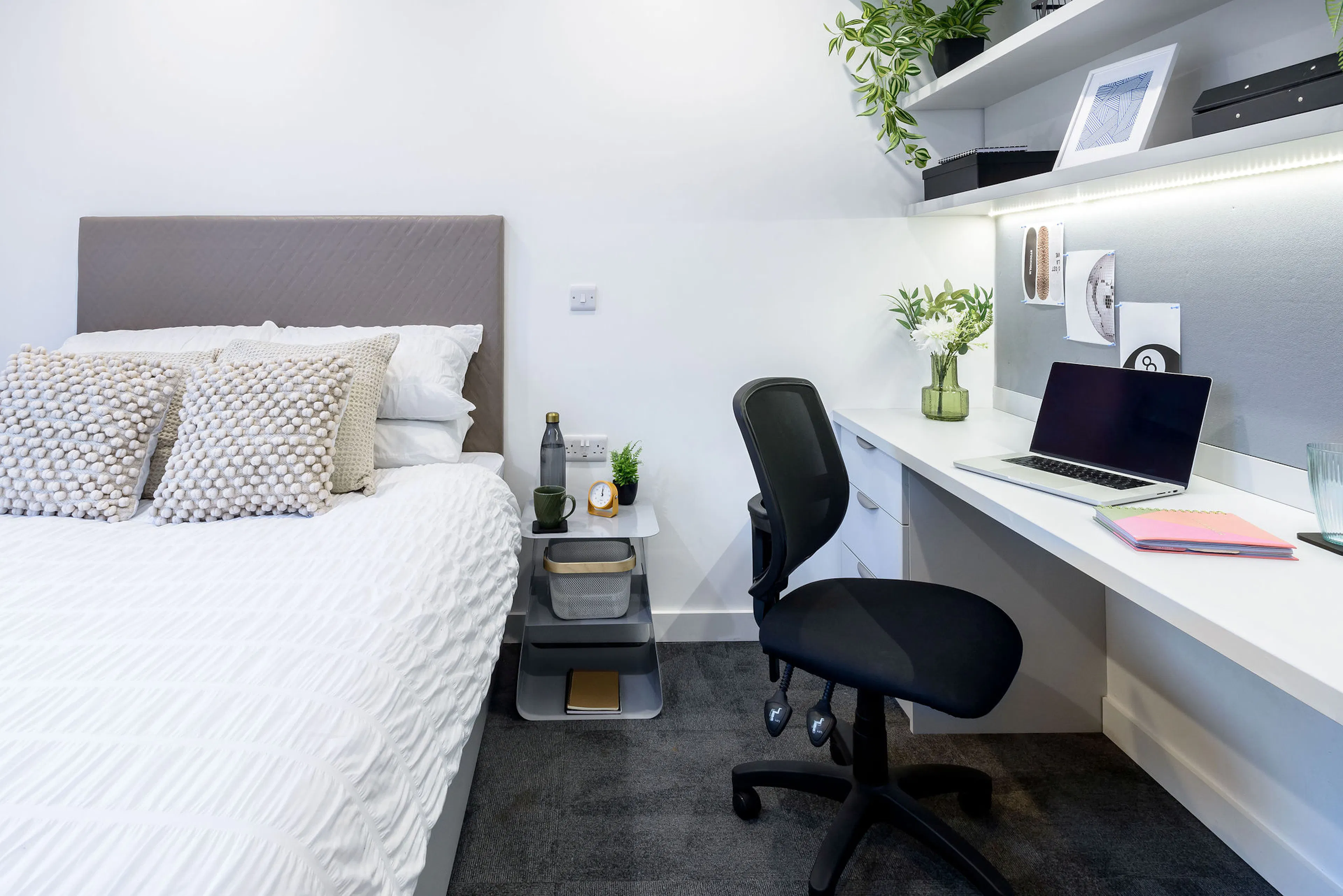 true Apartment - 5 Bedroom ROOM 1