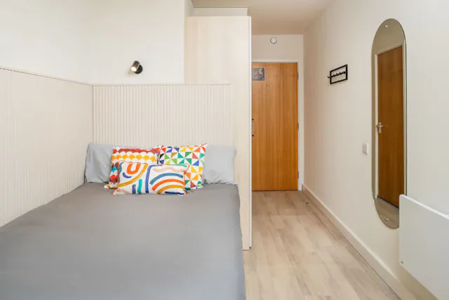 Ensuite Bronze Plus room image 2