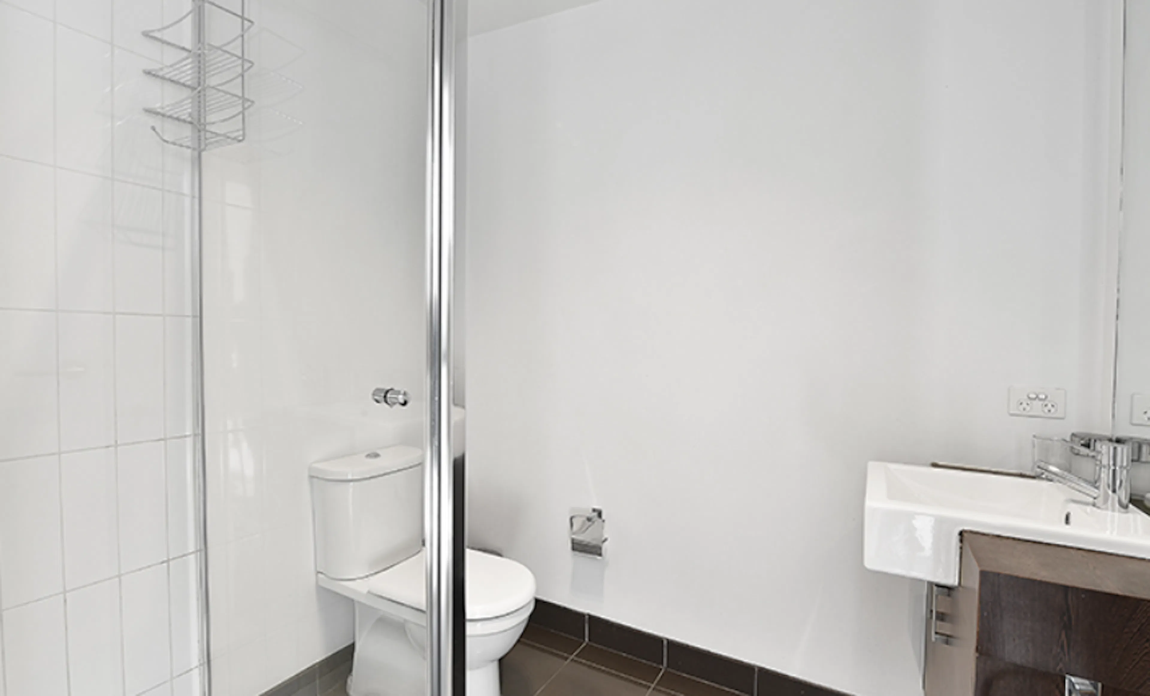 Apartment 3004 BATHROOM 2