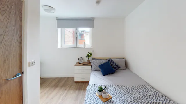 Ensuite Apartment room image 1