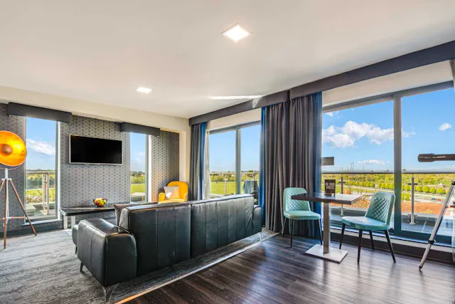 The Ascot Suite room image 2