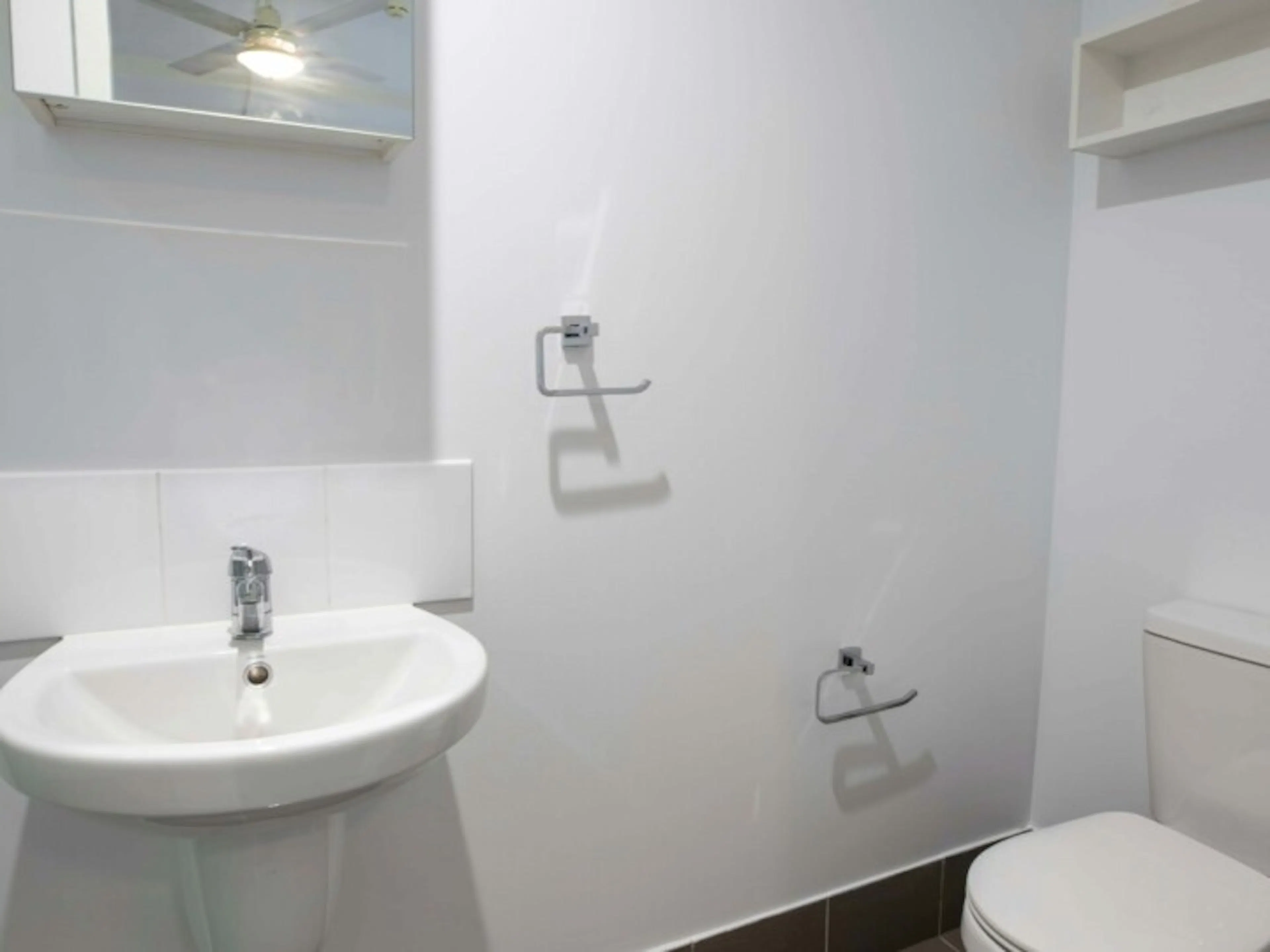 Atrium BATHROOM 3