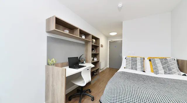 Attic Plus En Suite room image 1