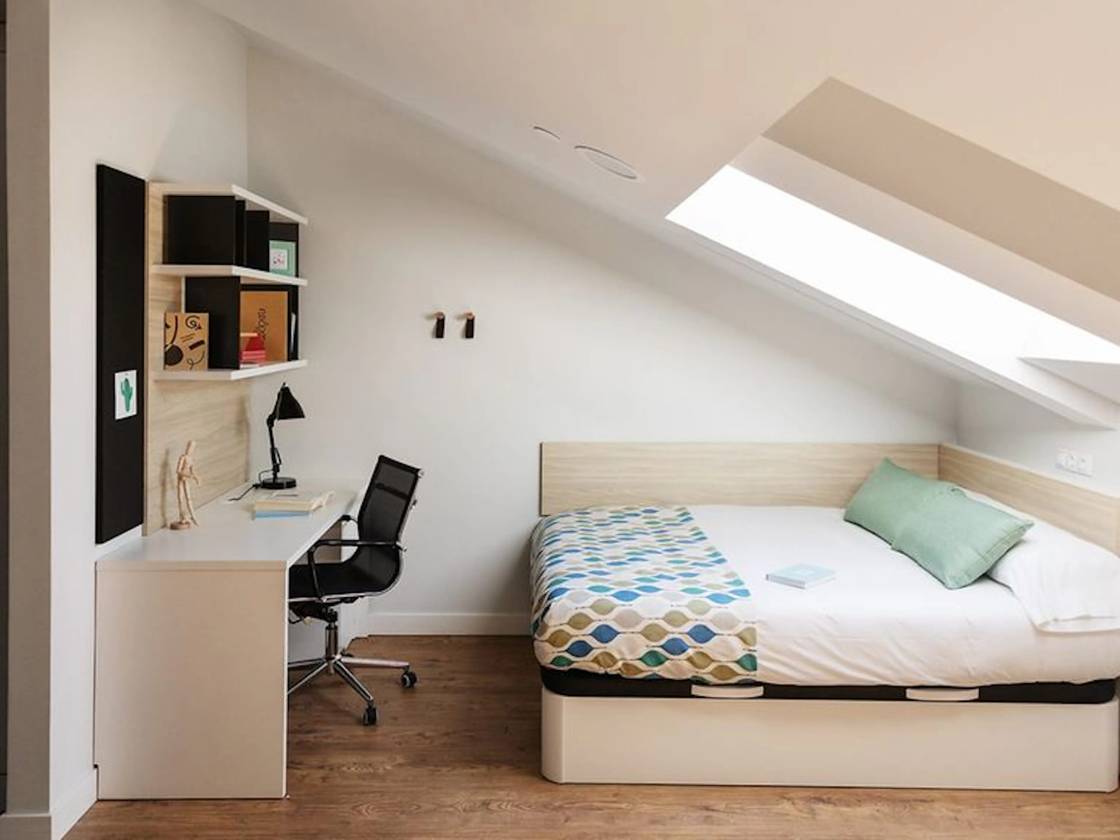 Attic Twin XL ROOM 2