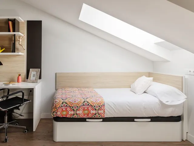 Attic Twin room image 1