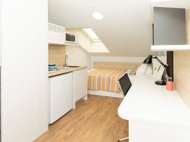 Attic XL Kitchen room image 1