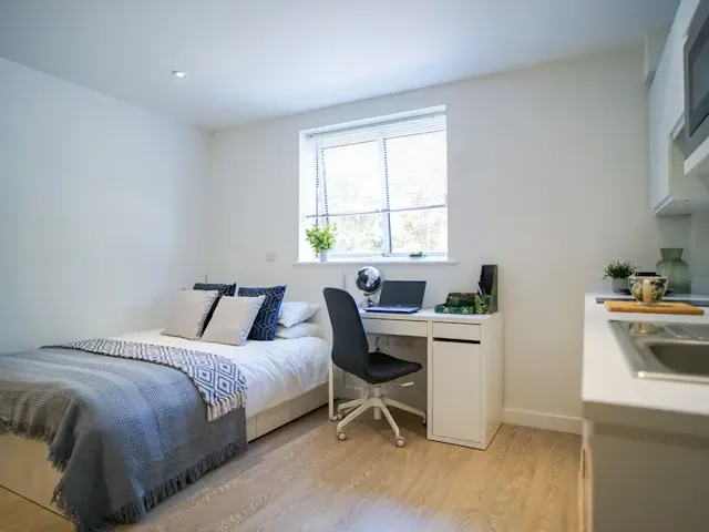 Studio room image 1