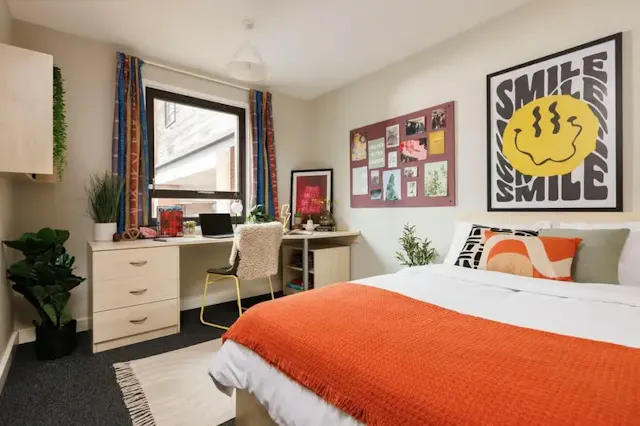 Premium Ensuite room image 1