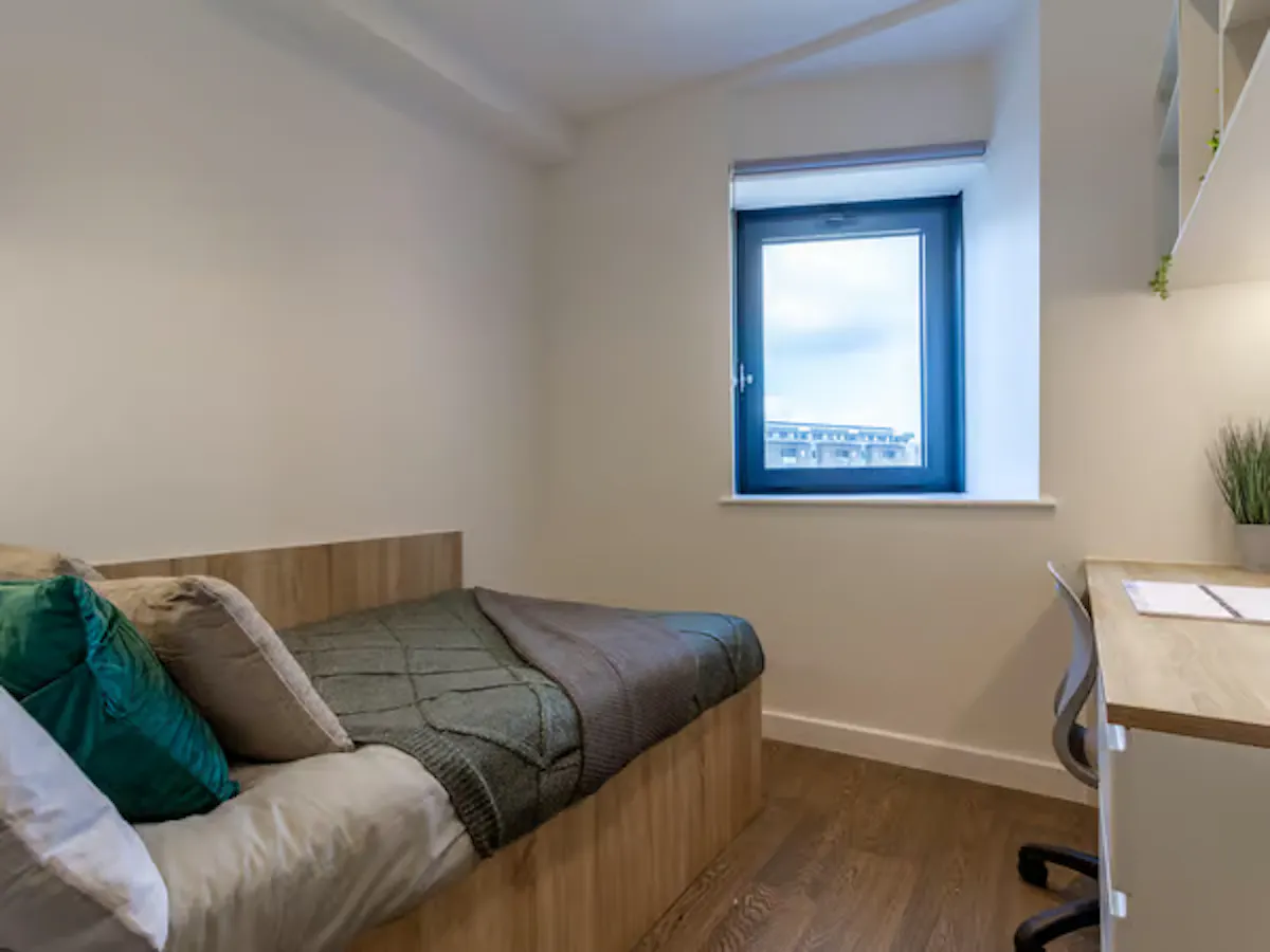 6 Bed Classic Ensuite ROOM
