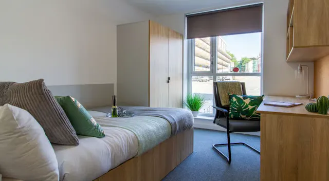 Premium Ensuite room image 1