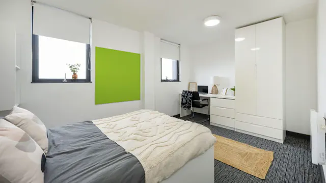 Premium Plus room image 1