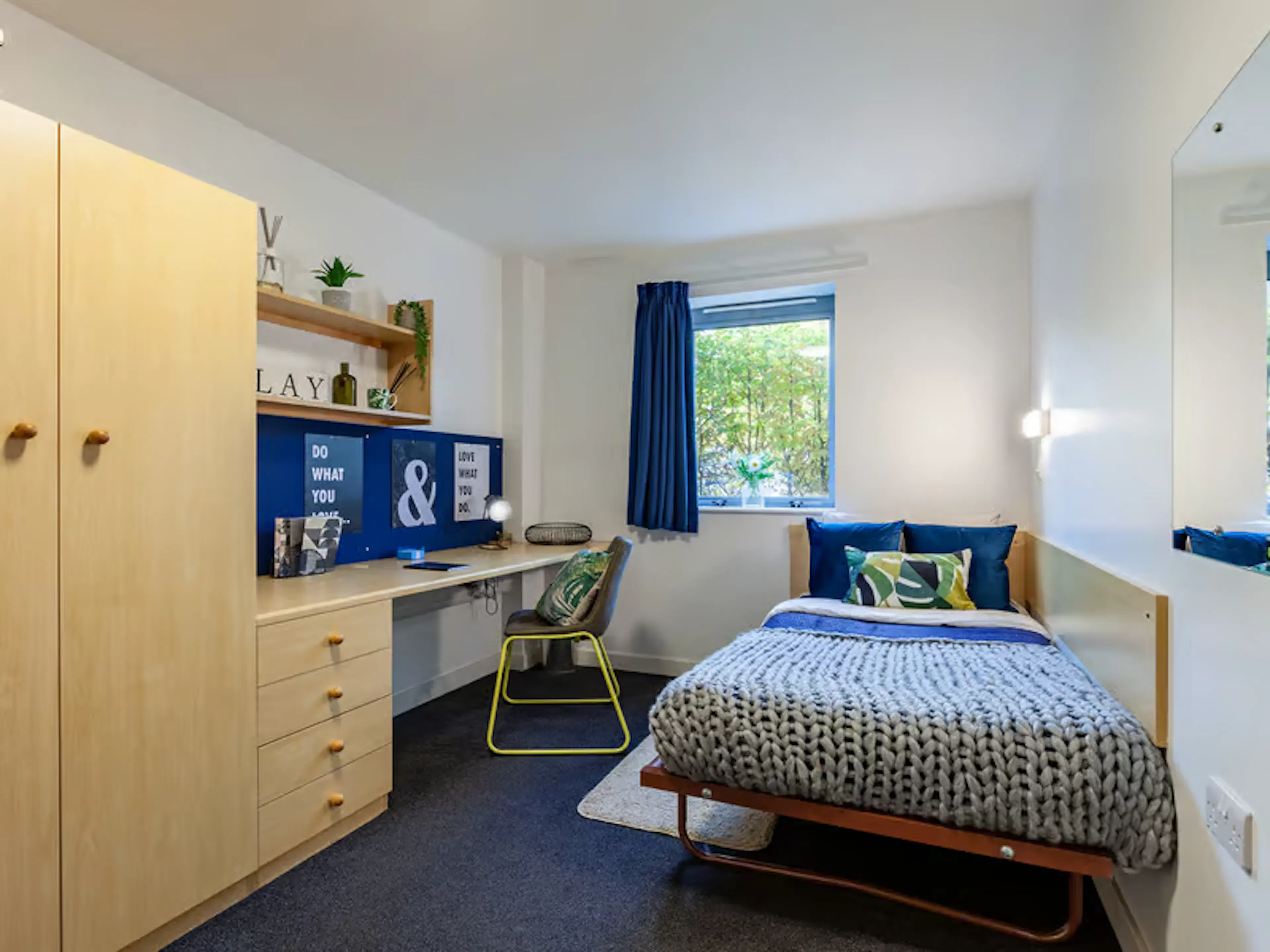ROOM ROOM 4