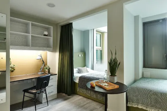 Large Twin room image 2