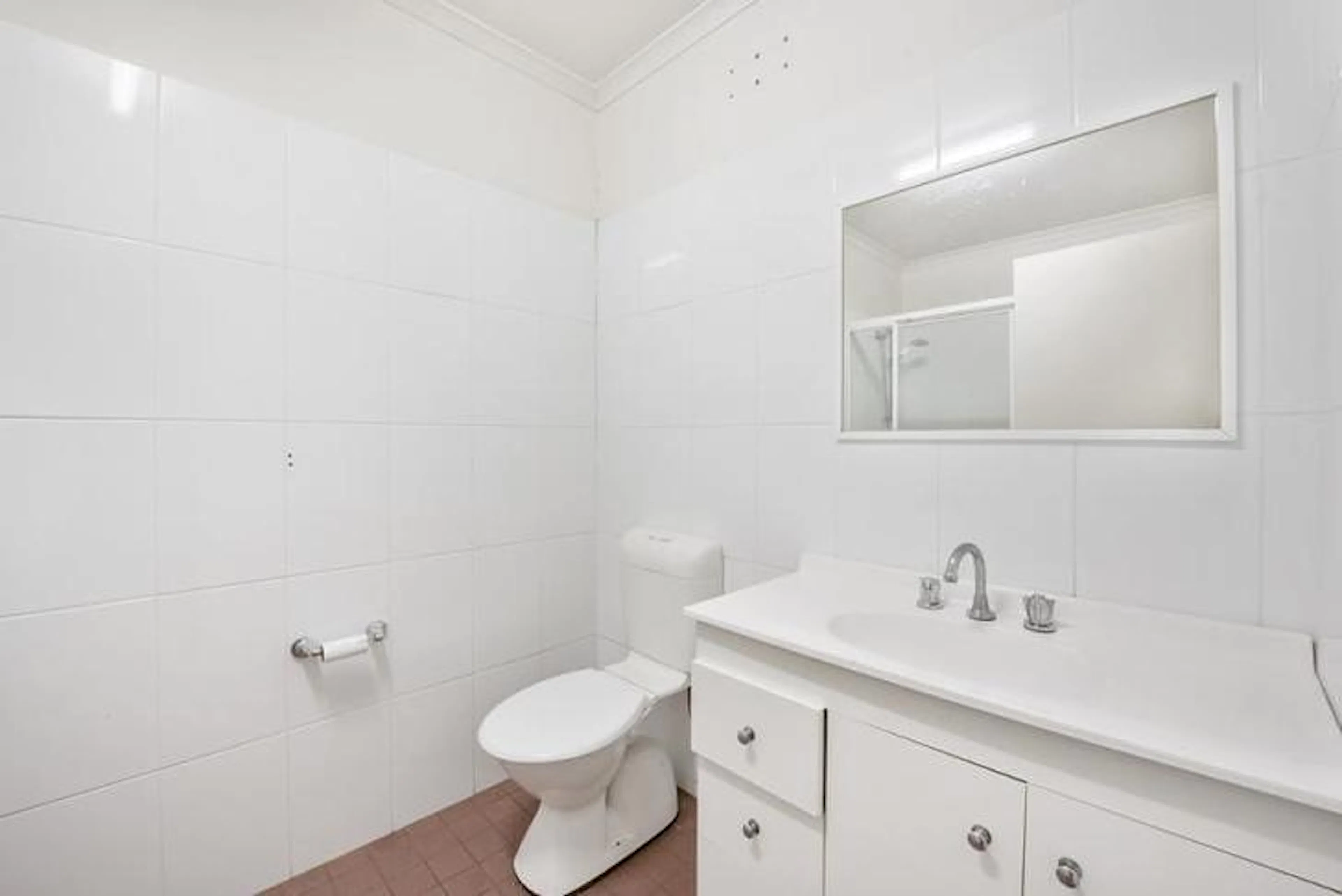 Room 1 (Ensuite) BATHROOM 2