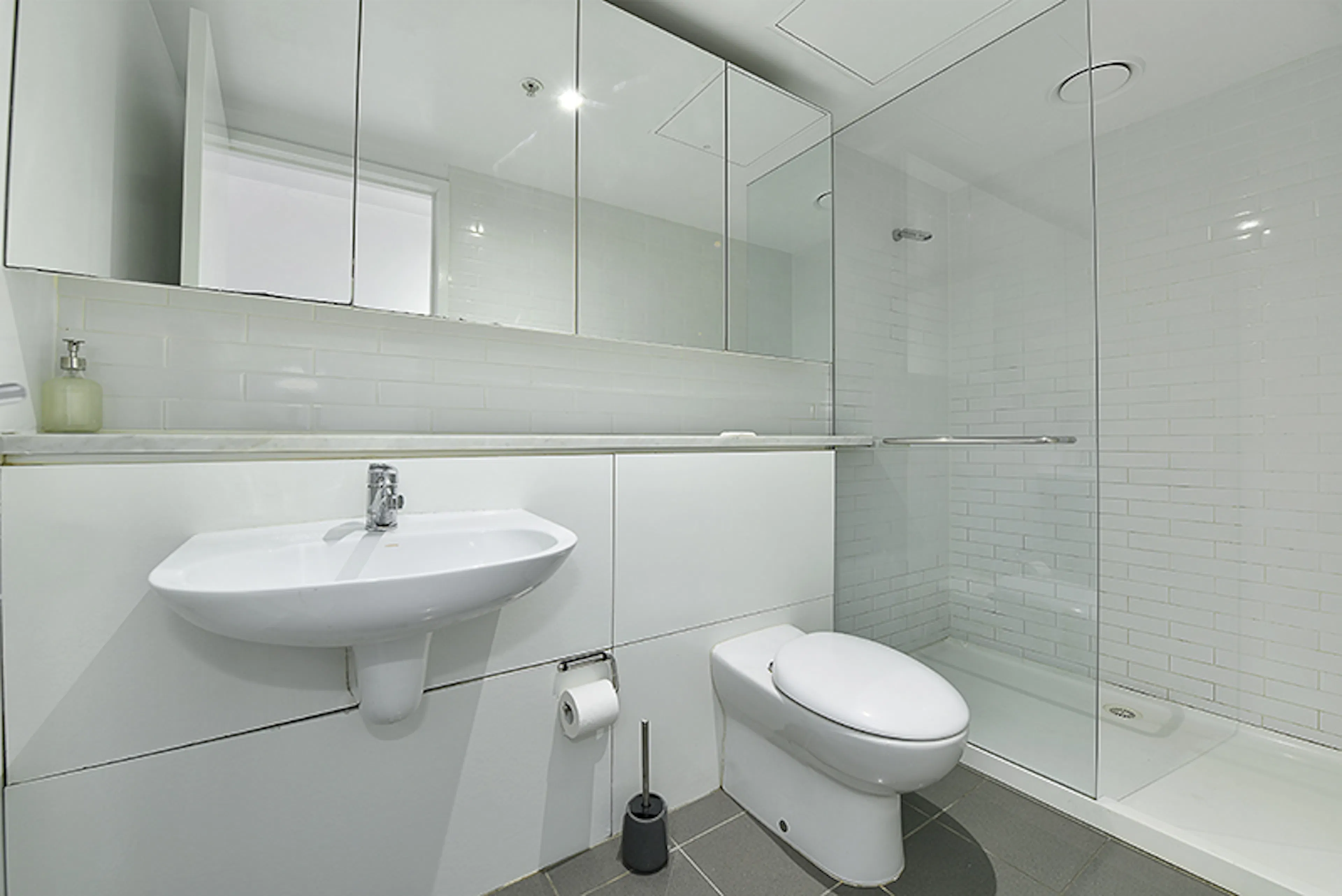 𝟐 𝐁𝐞𝐝𝐫𝐨𝐨𝐦 Apartments (506) BATHROOM 3