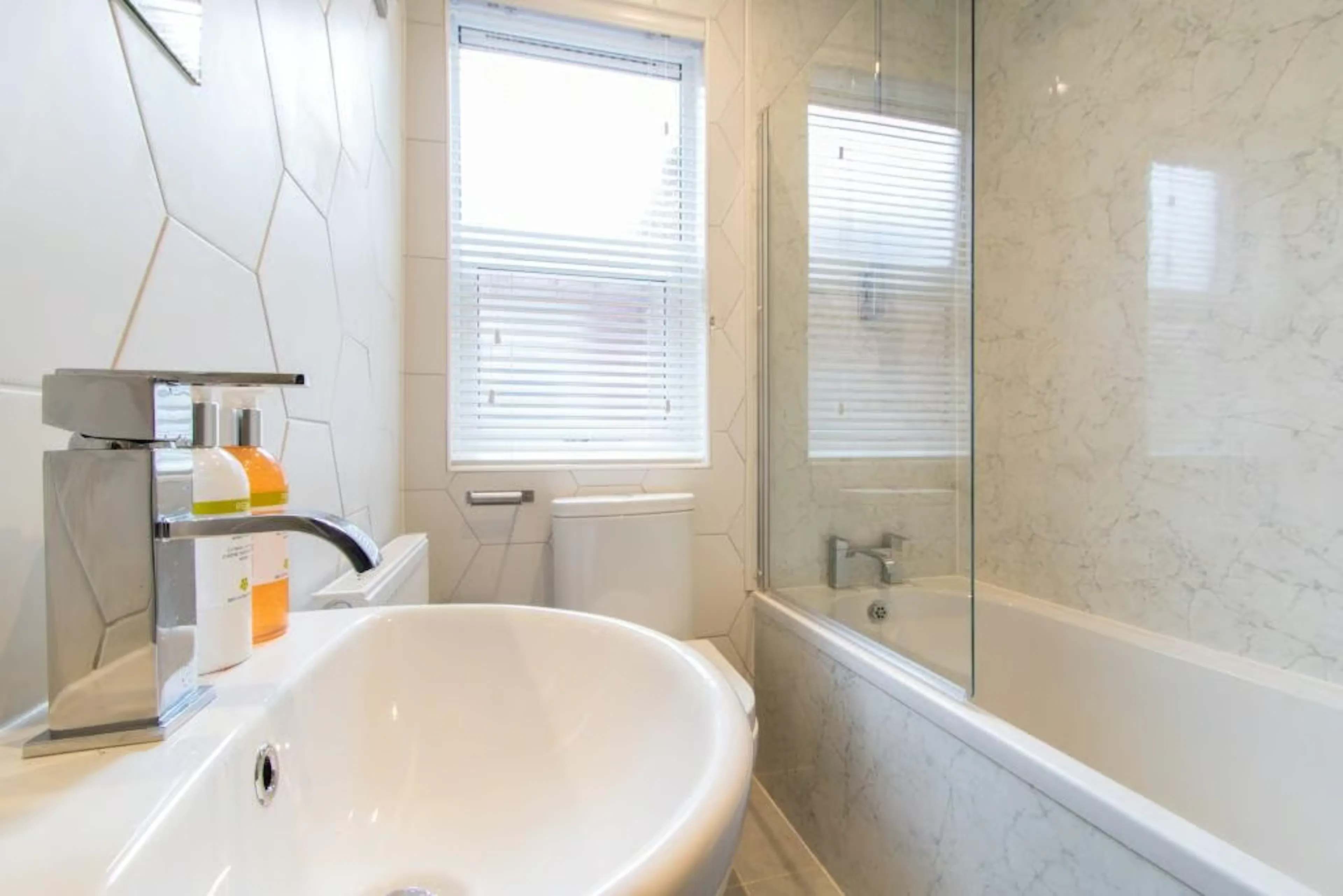 5 Bedroom Apartment BATHROOM 2
