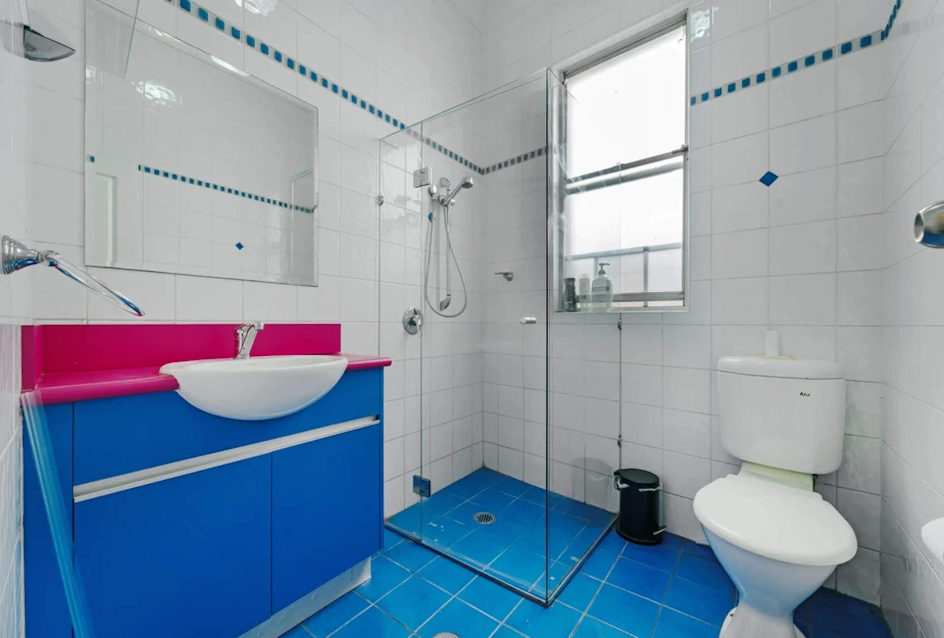 Room 3 Standard BATHROOM 2
