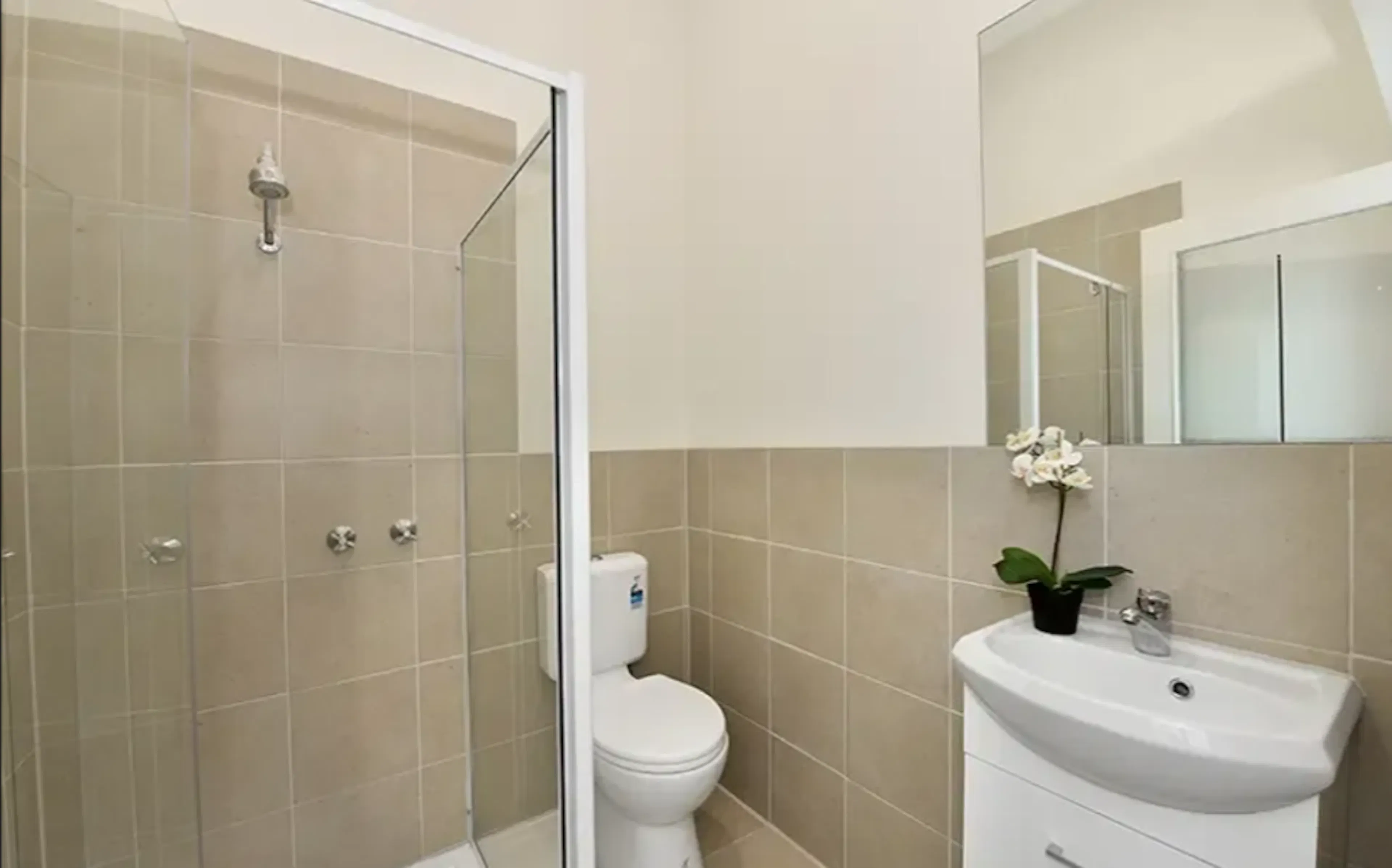 Room 9 BATHROOM 2