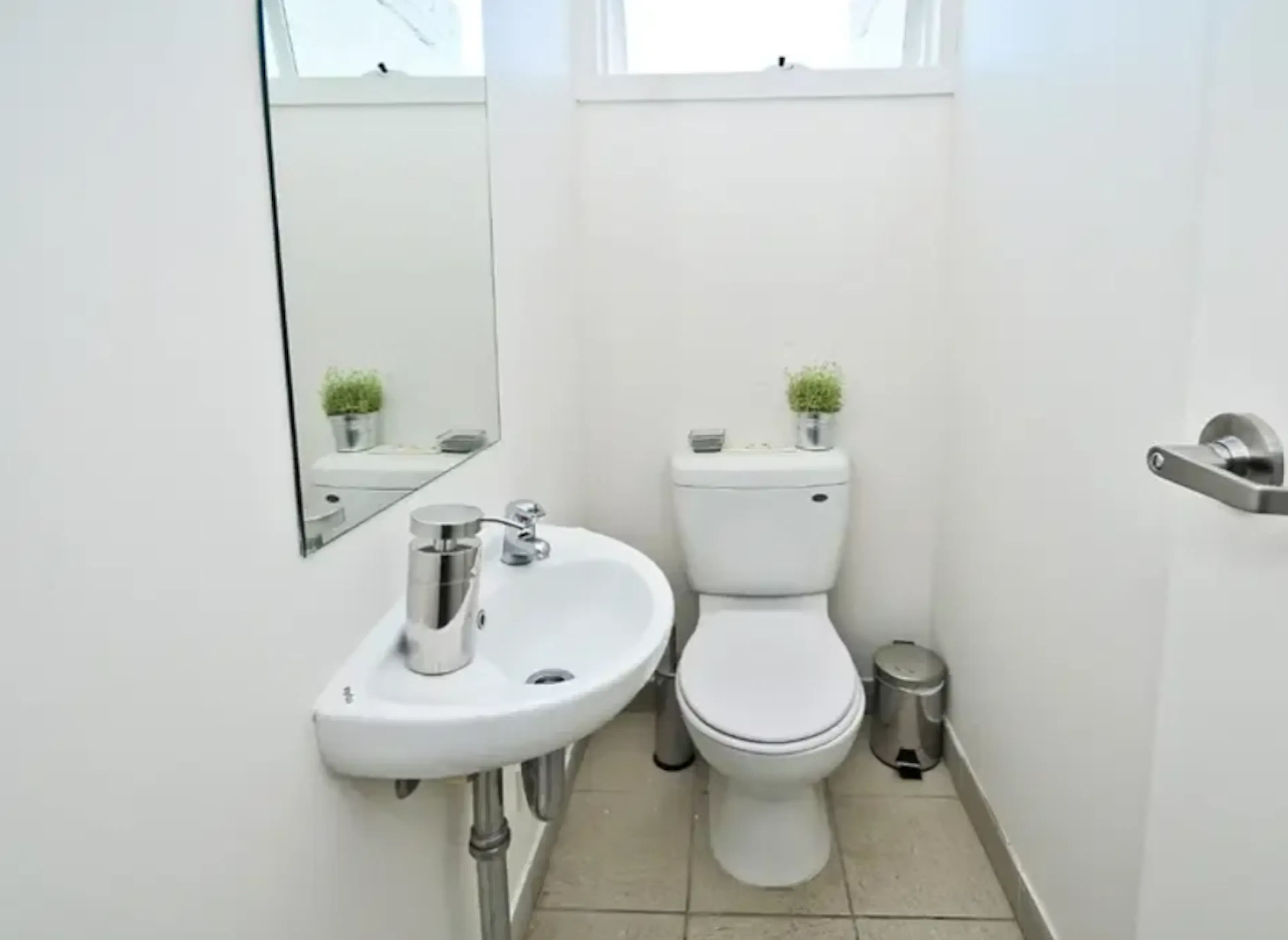 Room 10A BATHROOM 2