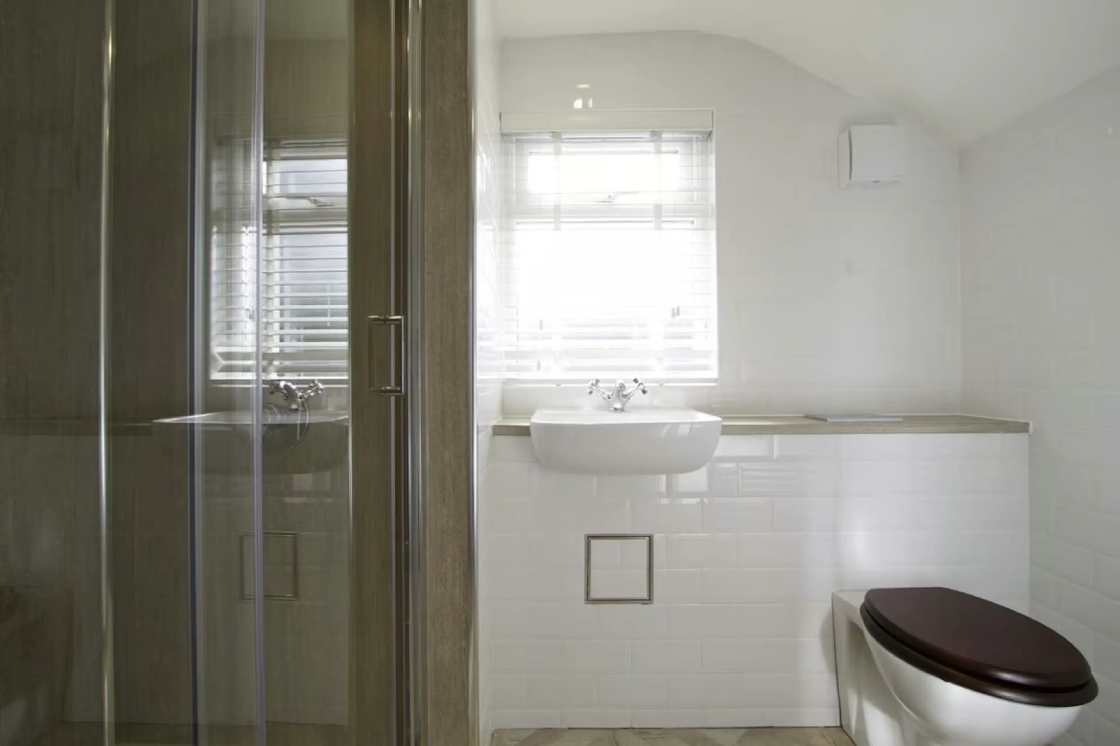 5 Bedroom Apartment BATHROOM 2