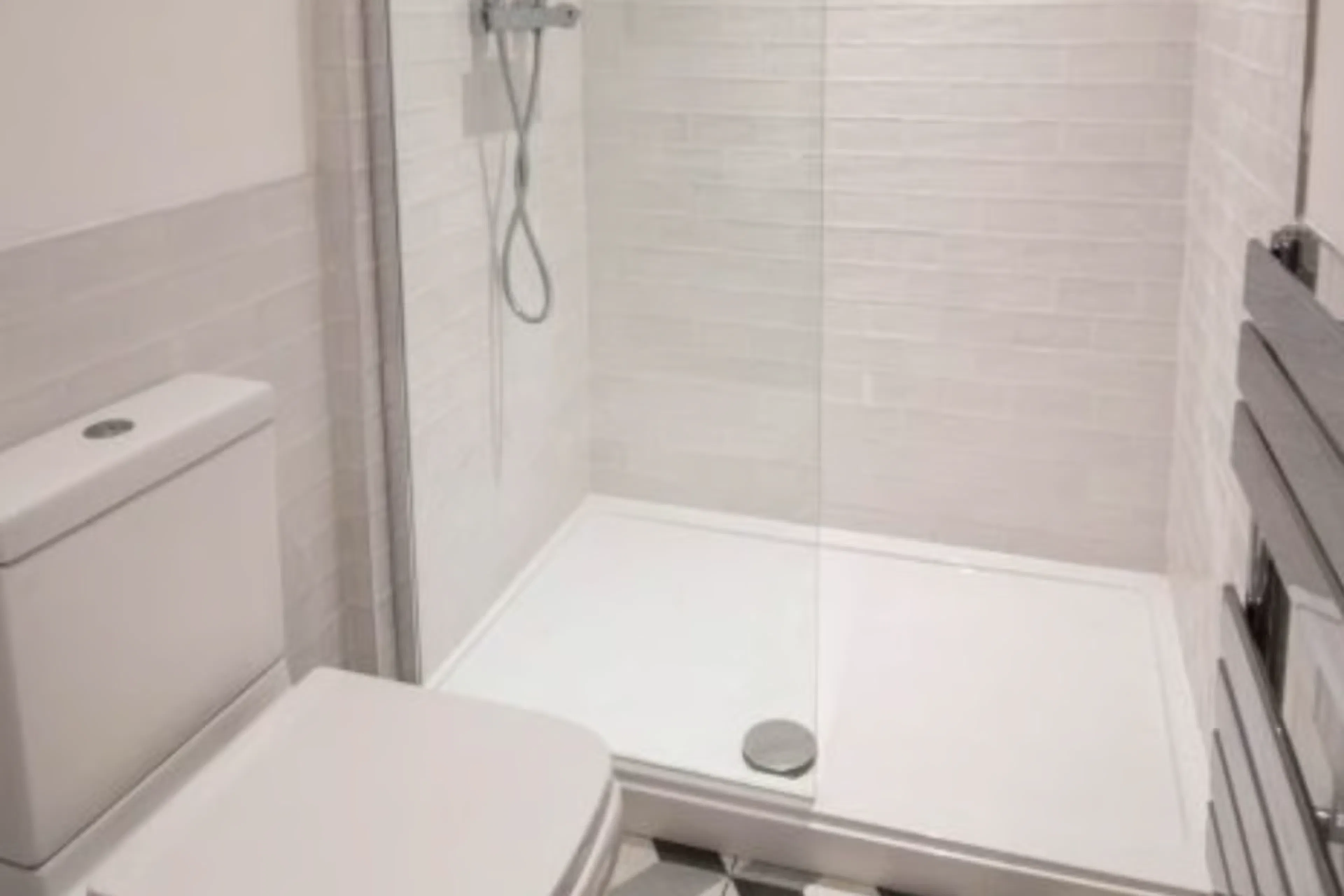 7 Bedroom Apartment BATHROOM 2
