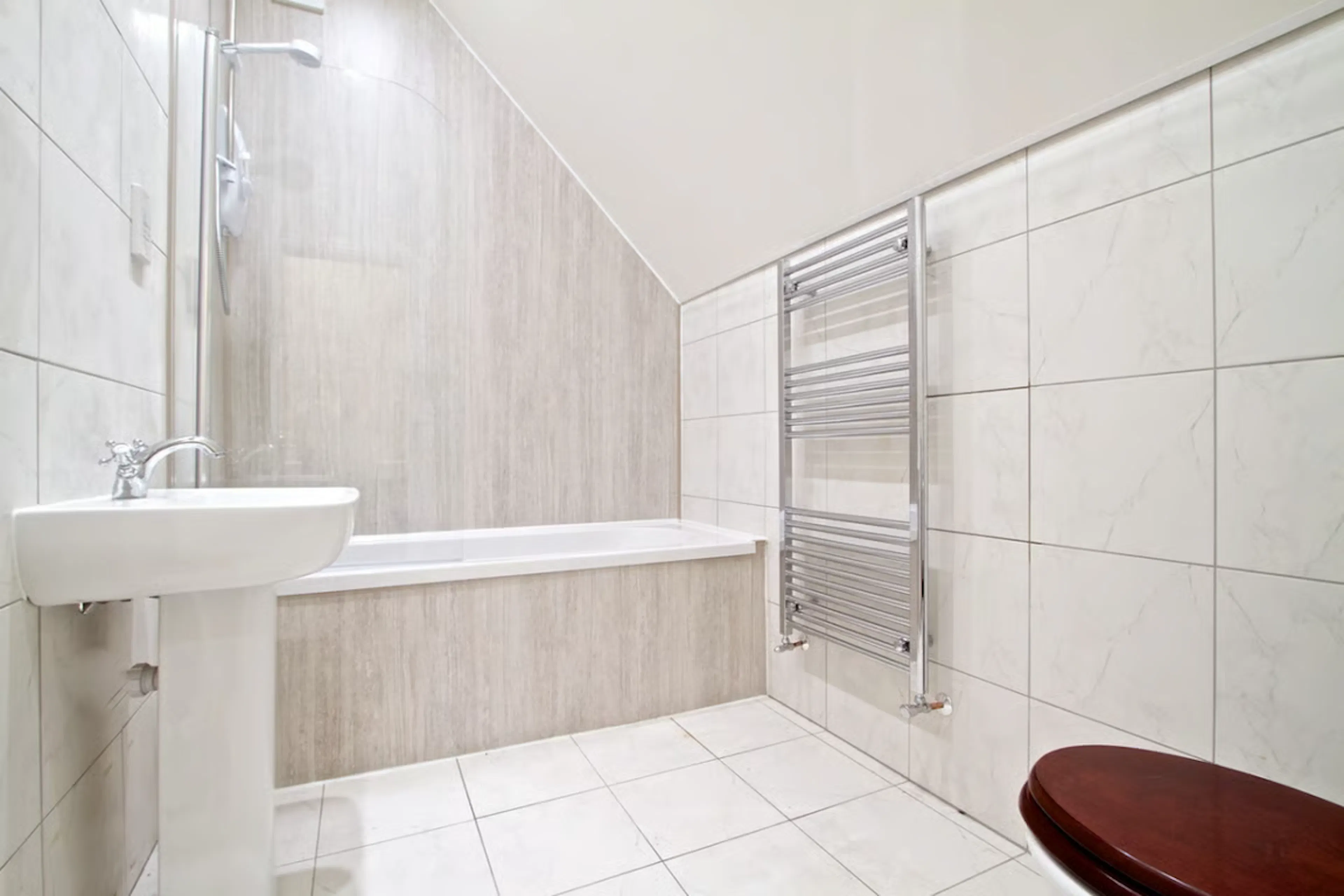 5 Bedroom Apartment BATHROOM 3