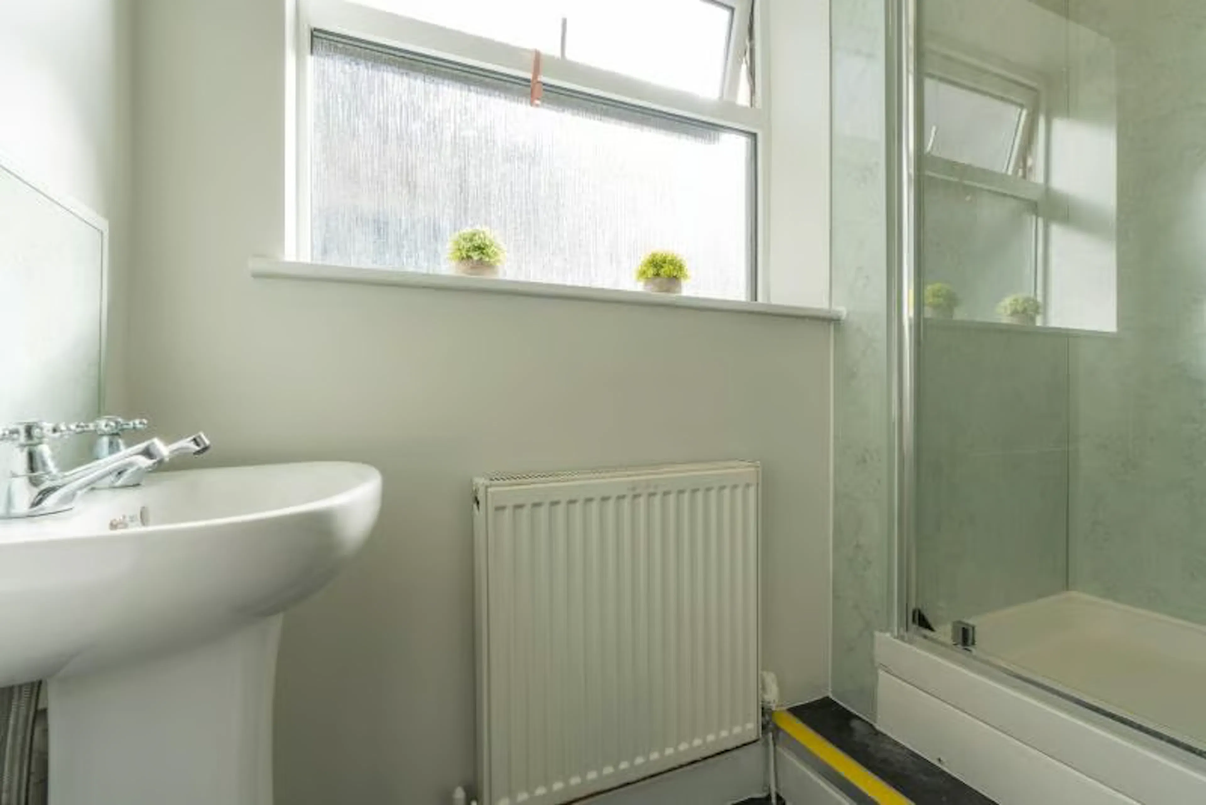 7 Bedroom Apartment BATHROOM 3