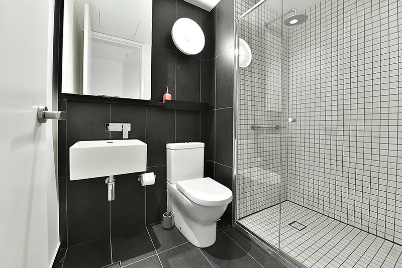 Apartment 2207 BATHROOM 3