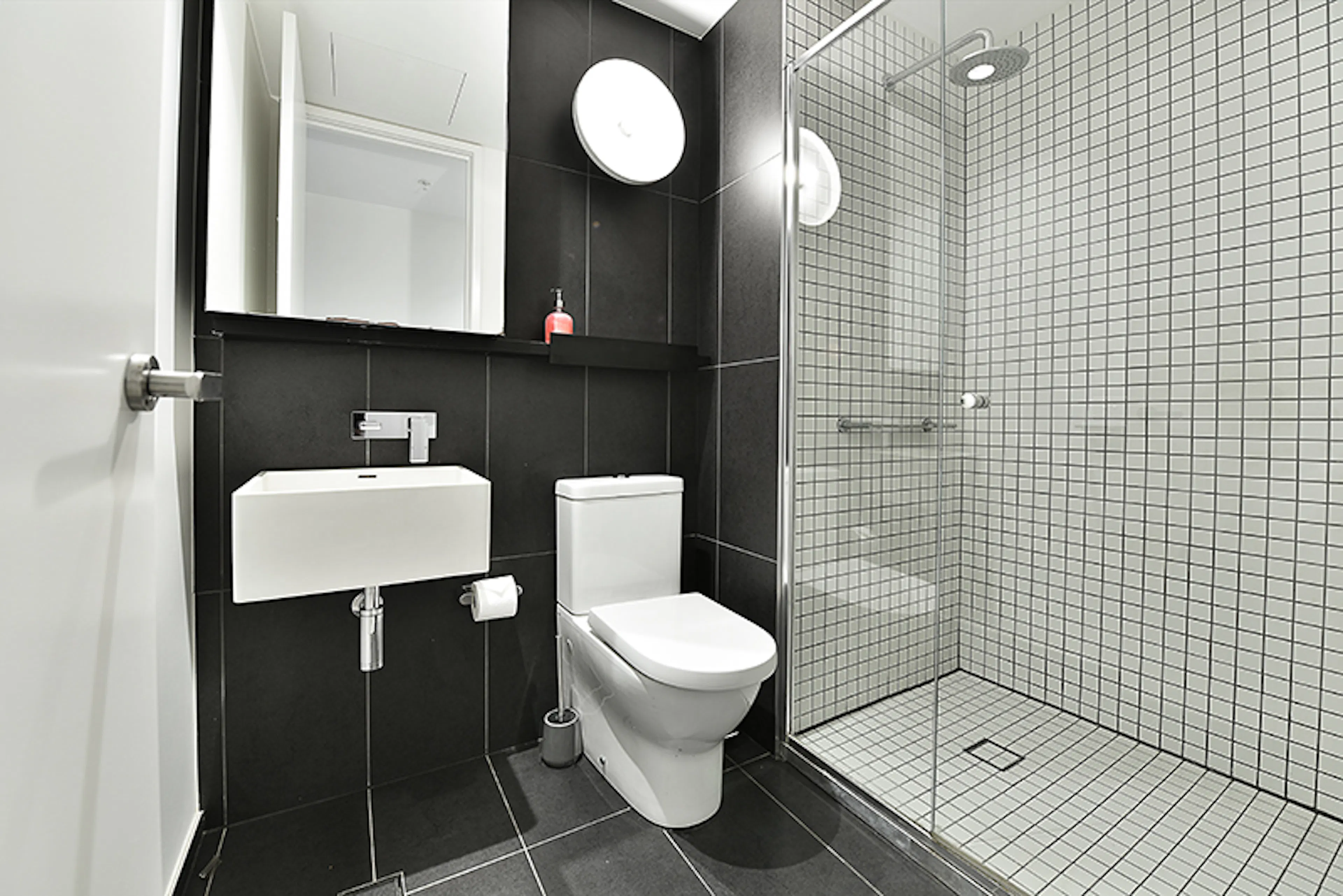 Apartment 2207 BATHROOM 3
