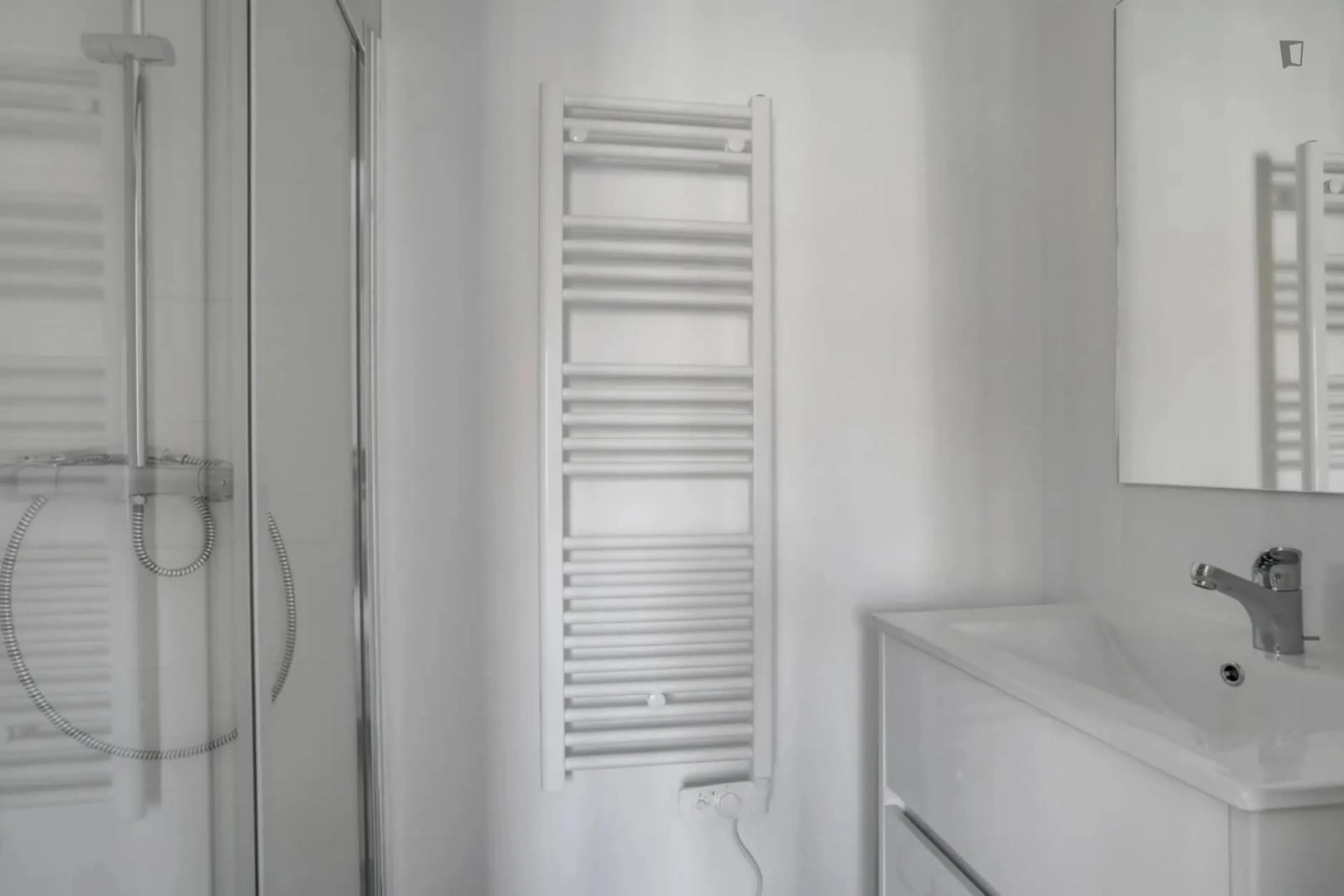 Private Room BATHROOM 3