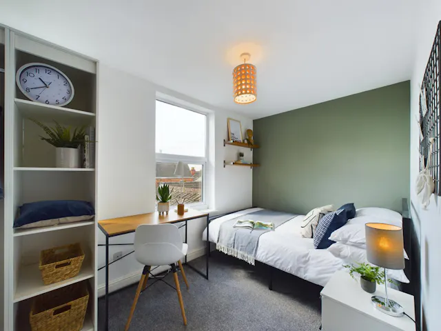 6 Bed Apartment room image 2
