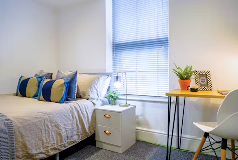 148-west-parade-lincoln-lincoln-ROOM