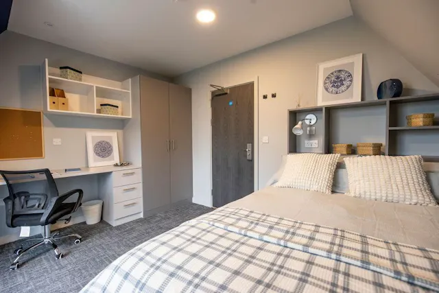Deluxe 2 Bedroom Apartment room image 4