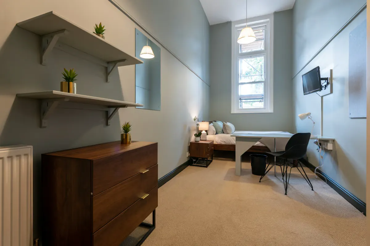 8 bedroom apartment ROOM